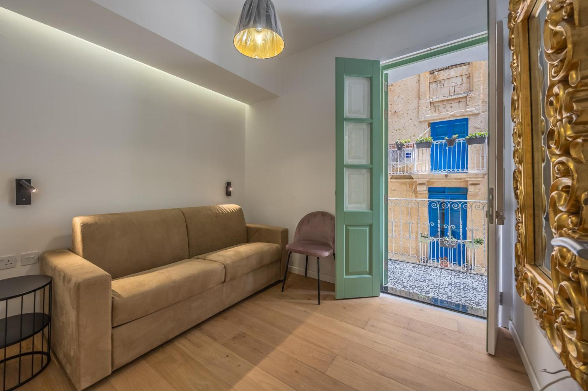 Traditional 2br Stylish Townhouse With Maltese Balcony - Close To Triton Fountain Valletta, Sliema & Saint Julians Appartement *